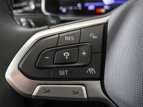 Used 2026 Volkswagen Jetta SE FWD image 24