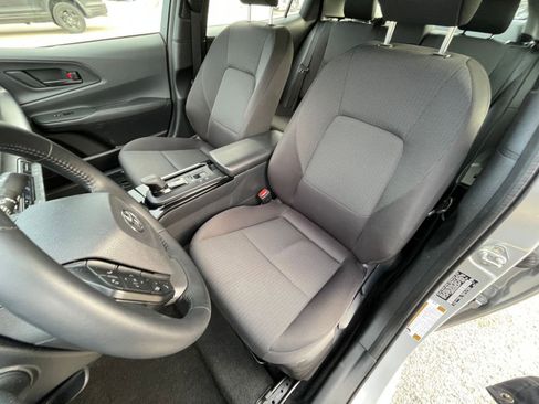 Used 2025 Toyota Prius LE image 35