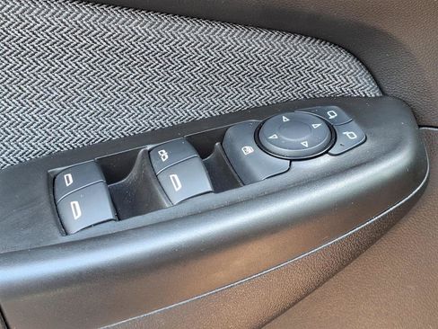 Used 2025 Chevrolet TrailBlazer LT FWD image 9