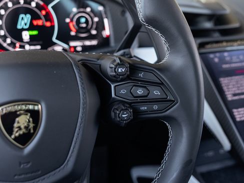 Used 2026 Lamborghini Revuelto AWD/4WD image 49