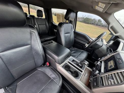 Used 2016 Ford F150 Lariat image 31