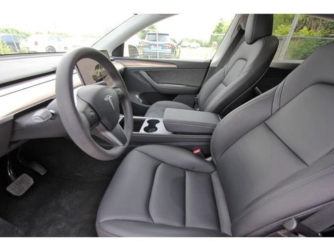 Used 2023 Tesla Model Y Long Range AWD/4WD image 15