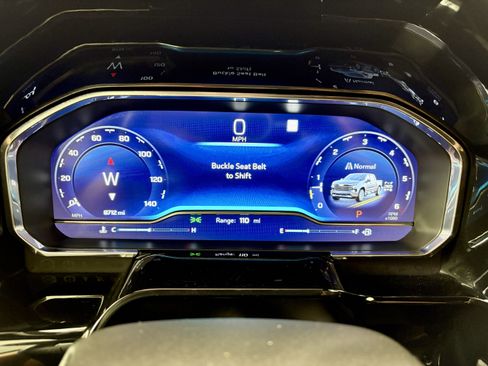 Used 2022 Chevrolet Silverado 1500 High Country w/ Technology Package image 15