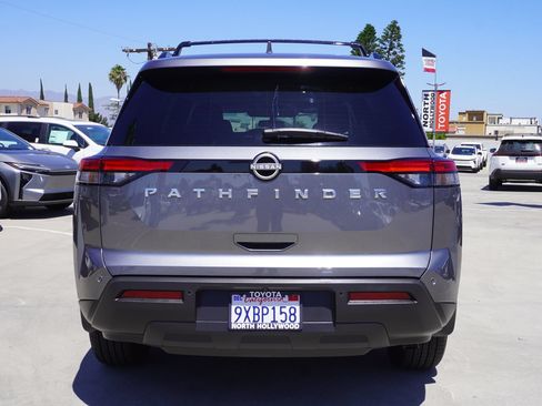 Used 2025 Nissan Pathfinder SV FWD image 6