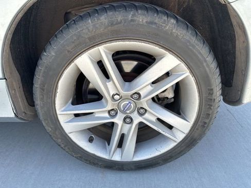 Used 2018 Volvo S60 T5 Dynamic w/ Vision Package image 2