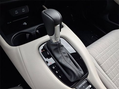 Certified 2026 Honda HR-V LX image 14