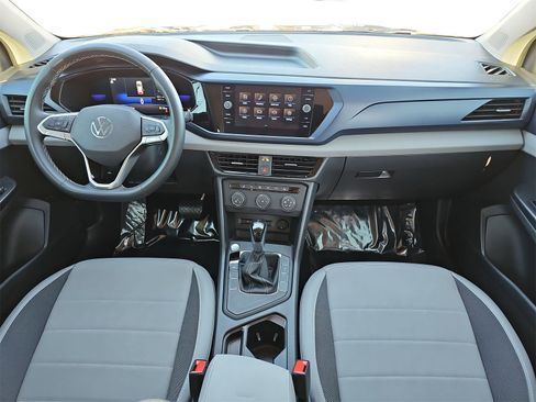 Used 2022 Volkswagen Taos SE image 9