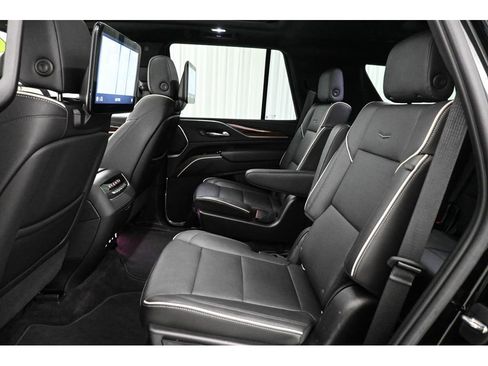 Used 2021 Cadillac Escalade Premium Luxury AWD/4WD image 30