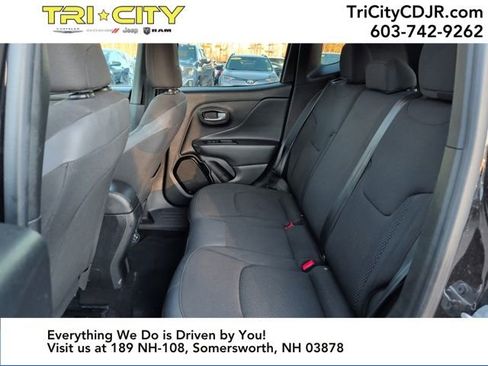 Used 2018 Jeep Renegade Altitude w/ UConnect 8.4 Nav Group image 33