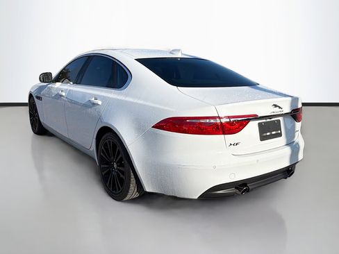 Used 2018 Jaguar XF Prestige image 3
