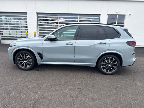 Certified 2024 BMW X5 xDrive40i w/ M Sport Package image 2