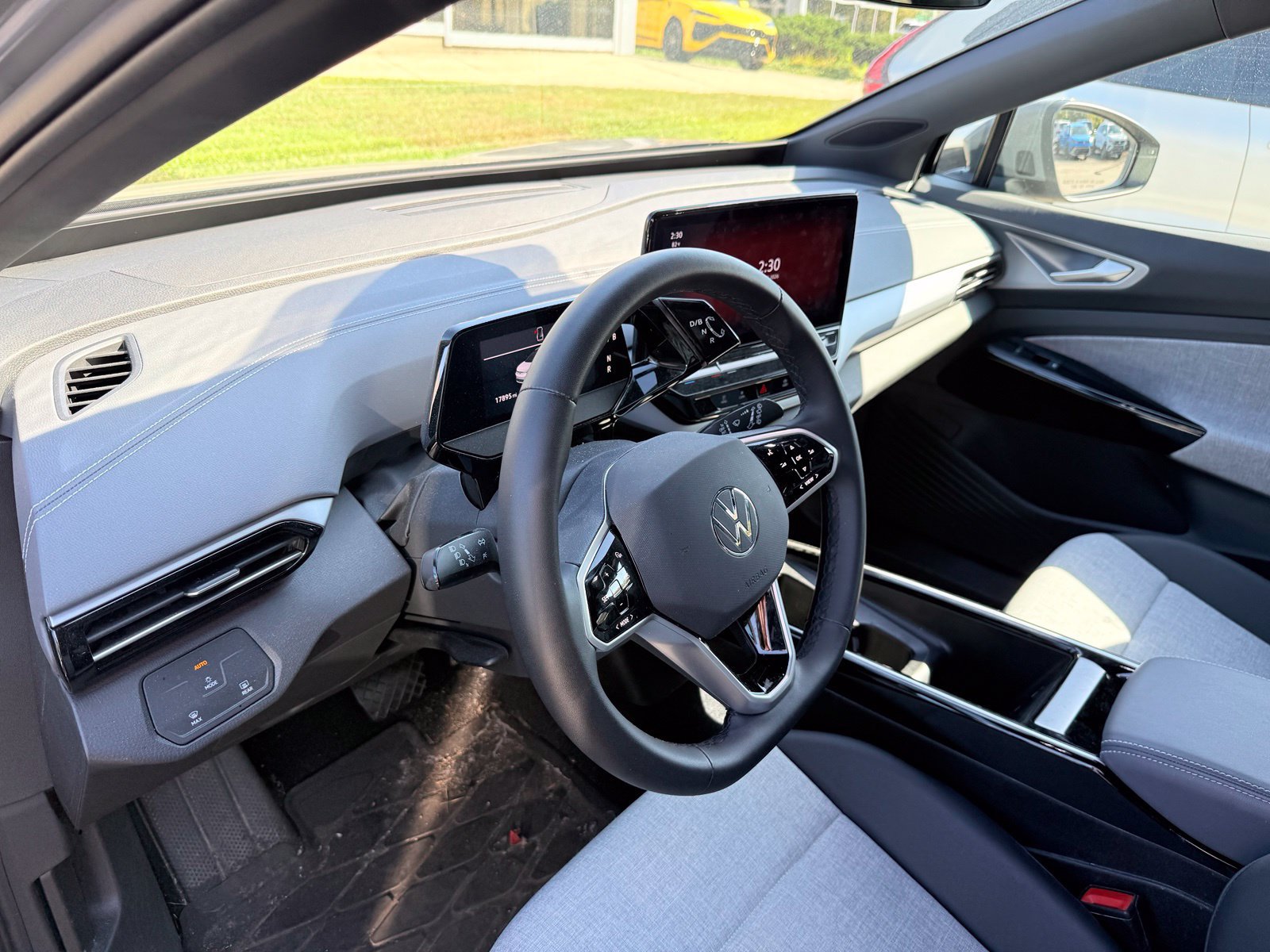 Used 2023 Volkswagen ID.4 Pro RWD image 15