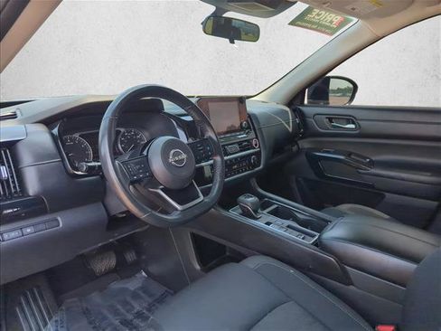 Used 2022 Nissan Pathfinder SV FWD image 10