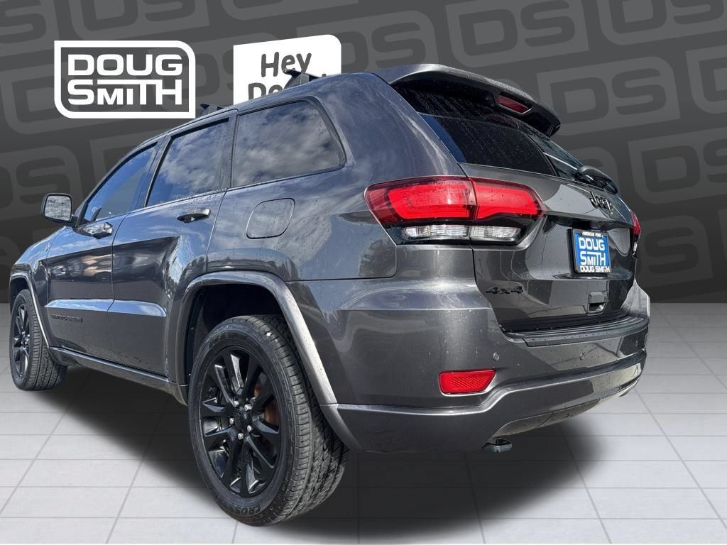 Used 2019 Jeep Grand Cherokee Altitude AWD/4WD image 3