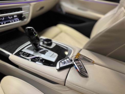 Used 2021 BMW 750i xDrive w/ Executive Package AWD/4WD image 41