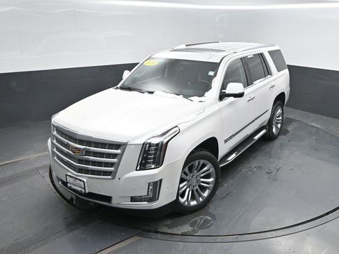 Used 2020 Cadillac Escalade Premium Luxury w/ LPO, Radiant Package image 40