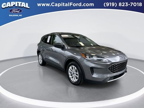 Certified 2022 Ford Escape SE w/ Convenience Package FWD image 2