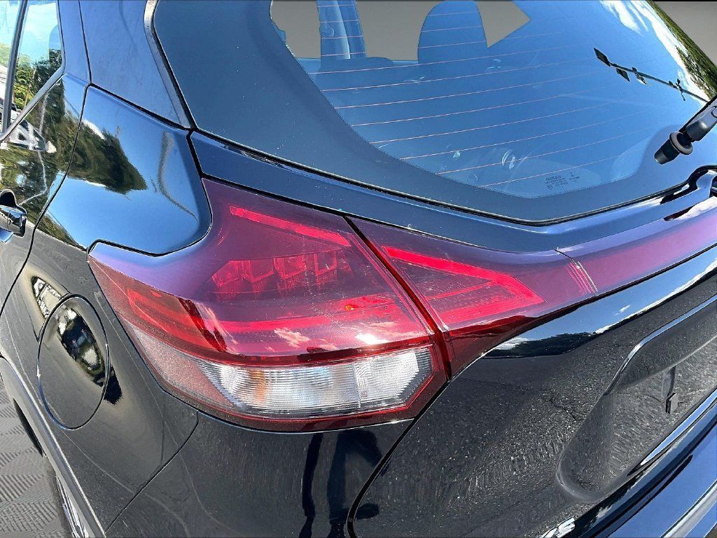 Used 2021 Nissan Kicks SV FWD image 34