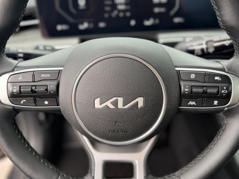 Used 2025 Kia K5 EX FWD image 28