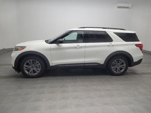 Used 2021 Ford Explorer XLT w/ Equipment Group 202A RWD image 2