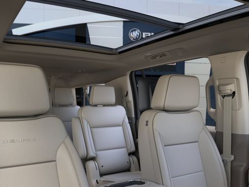 New 2026 GMC Yukon XL Denali w/ Denali Reserve Package RWD image 24