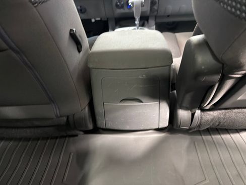 Used 2012 Nissan Frontier SV w/ Sport Appearance Pkg AWD/4WD image 11