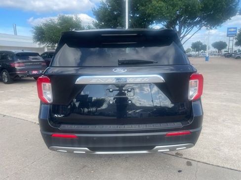 Used 2021 Ford Explorer XLT w/ Equipment Group 202A RWD image 6
