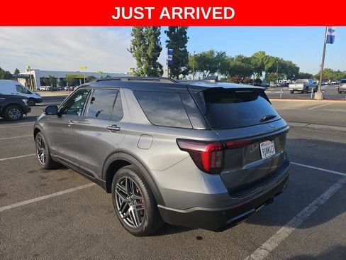 Used 2025 Ford Explorer ST-Line w/ Premium Package RWD image 5