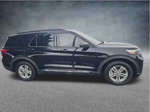 Used 2021 Ford Explorer XLT w/ Equipment Group 202A RWD image 5