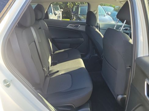 Used 2023 Kia Sportage LX FWD image 12