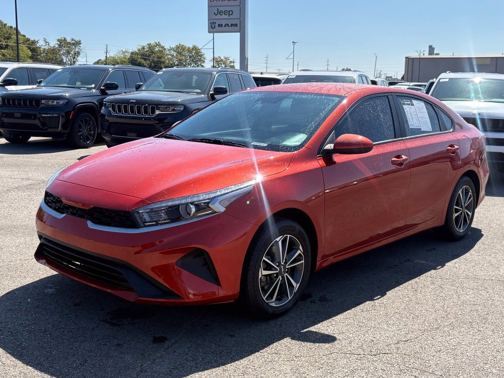 Used 2023 Kia Forte LXS FWD image 3