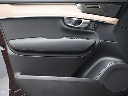 New 2026 Volvo XC90 B6 Plus w/ Protection Package Premier image 25