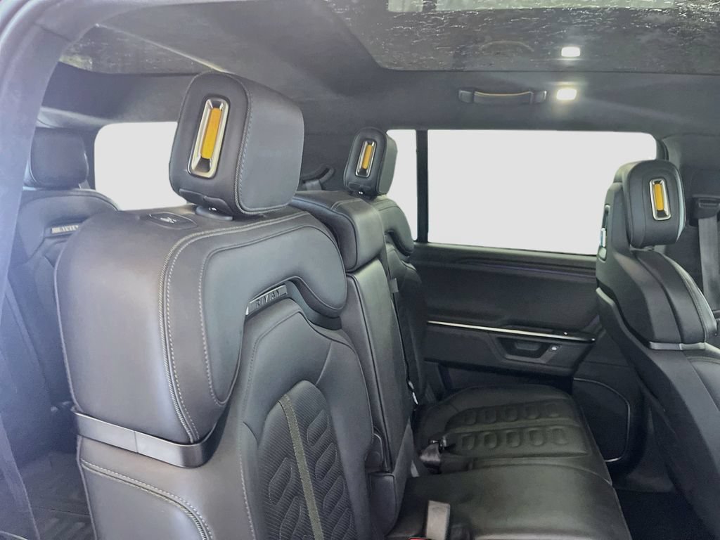 Used 2025 Rivian R1S Adventure Dual AWD/4WD image 29