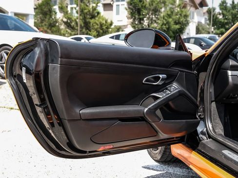 Used 2019 Porsche 718 Cayman RWD image 31