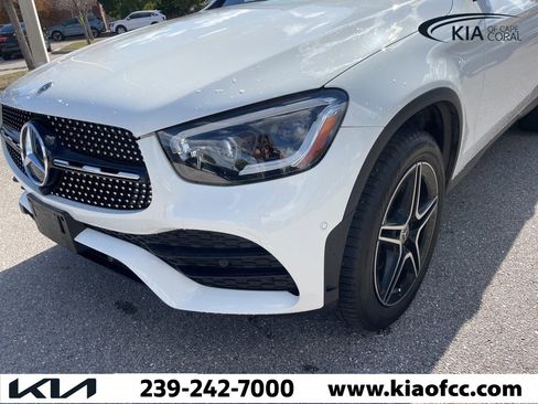 Used 2022 Mercedes-Benz GLC 300 4MATIC image 3
