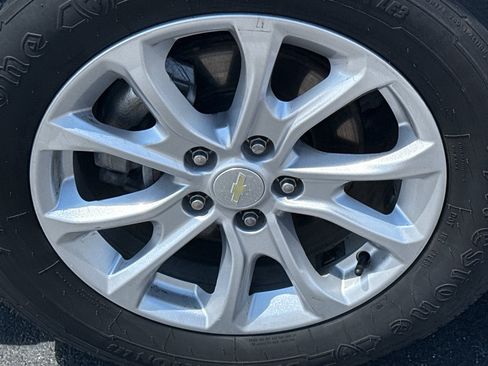 Used 2018 Chevrolet Equinox LT FWD image 9