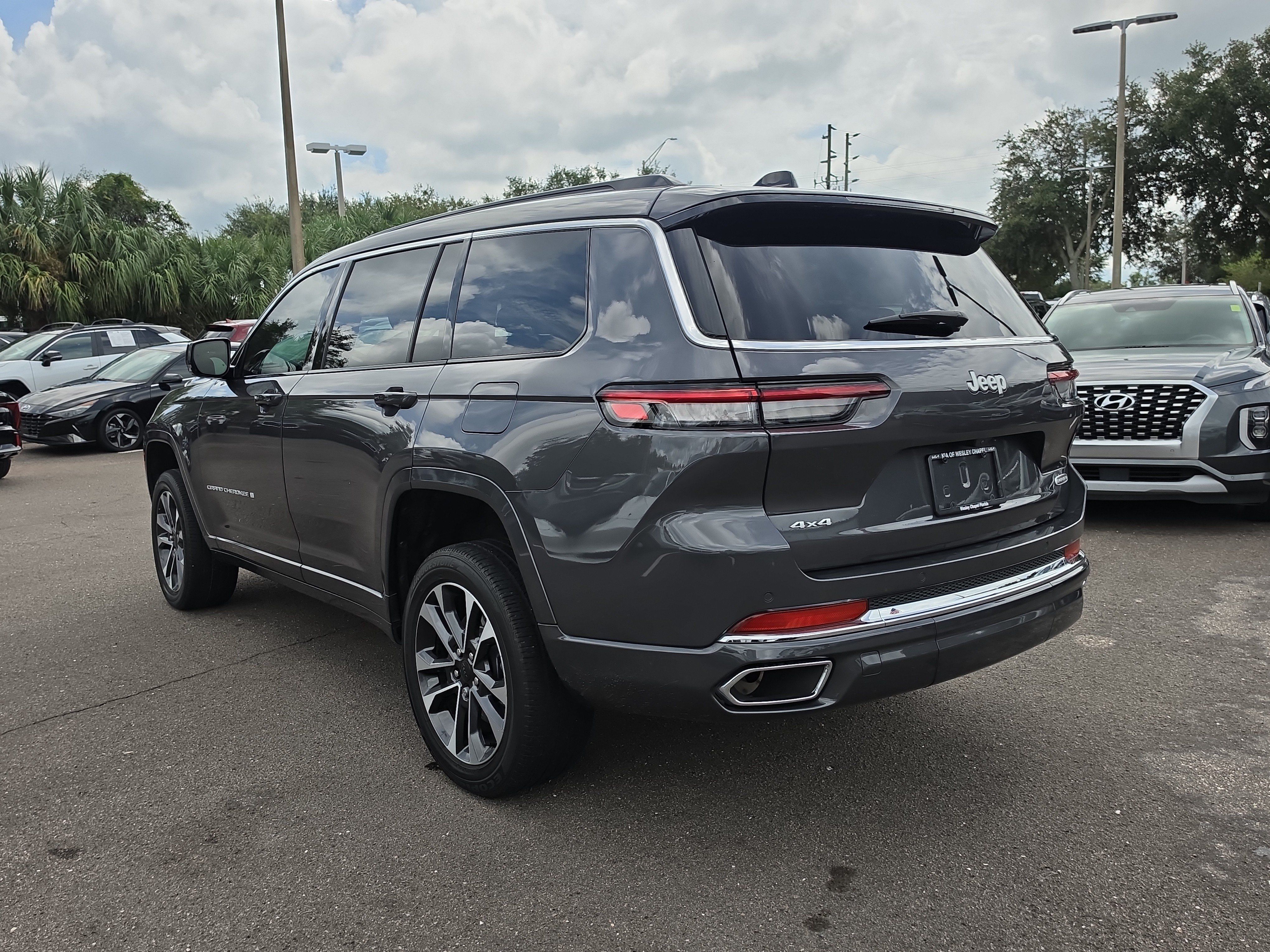 Used 2024 Jeep Grand Cherokee L Overland AWD/4WD image 6