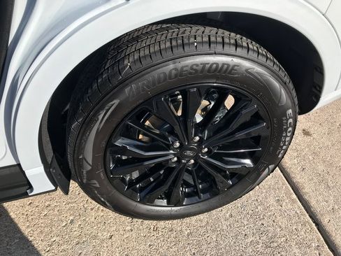 Certified 2025 Ford Escape ST-Line Elite image 22