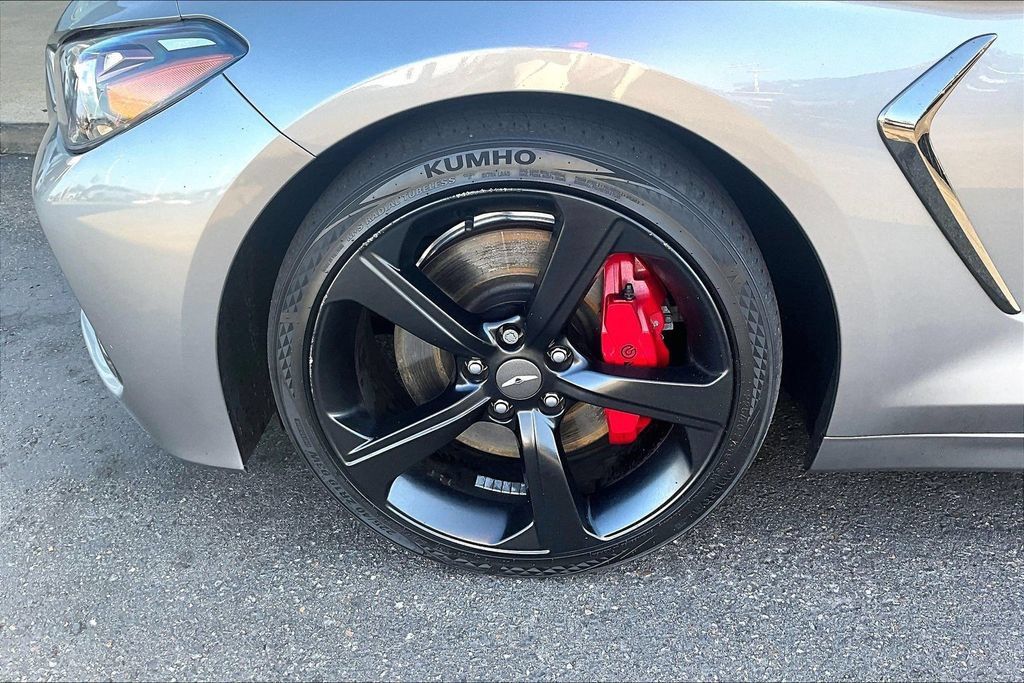 Used 2021 Genesis G70 3.3T RWD image 4