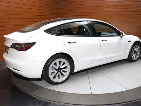 Used 2023 Tesla Model 3 Standard Range image 21