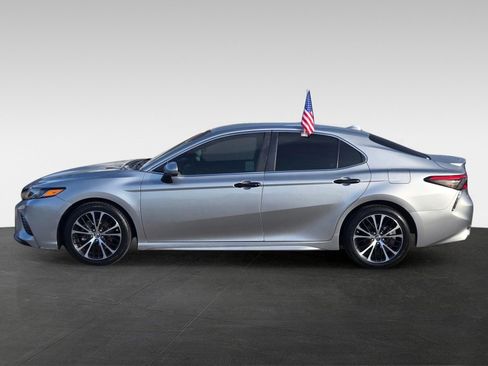 Used 2019 Toyota Camry SE image 7