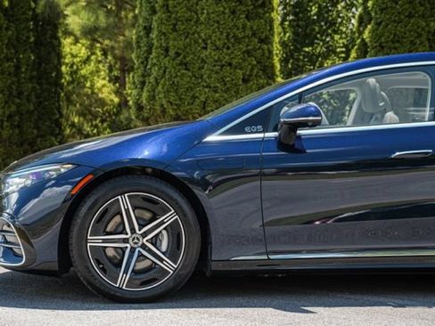 Used 2023 Mercedes-Benz EQS 580 4MATIC Sedan image 10