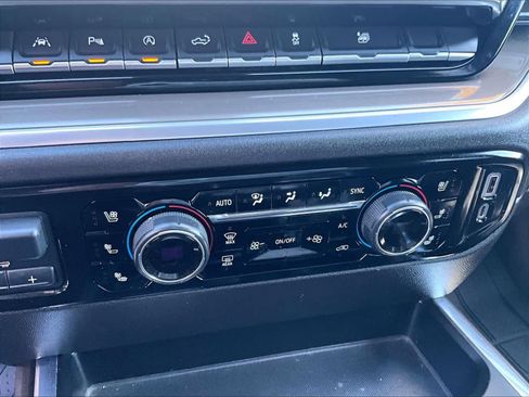 Used 2022 Chevrolet Silverado 1500 High Country w/ Technology Package image 24