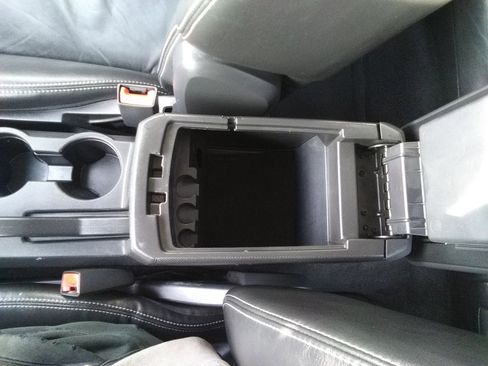 Used 2010 Dodge Avenger R/T image 15