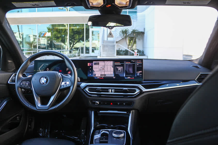 Used 2023 BMW 330i Sedan w/ Convenience Package RWD image 13