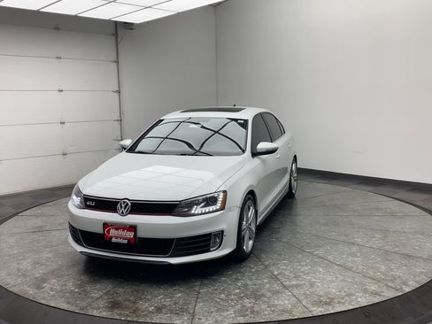 Used 2015 Volkswagen Jetta GLI SEL image 3