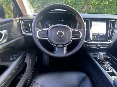 Used 2025 Volvo S60 B5 Core FWD image 7