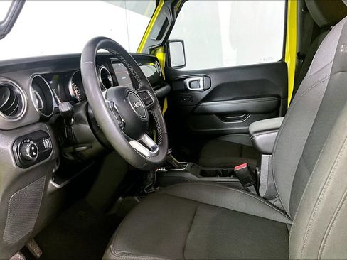 Used 2023 Jeep Gladiator Overland AWD/4WD image 13