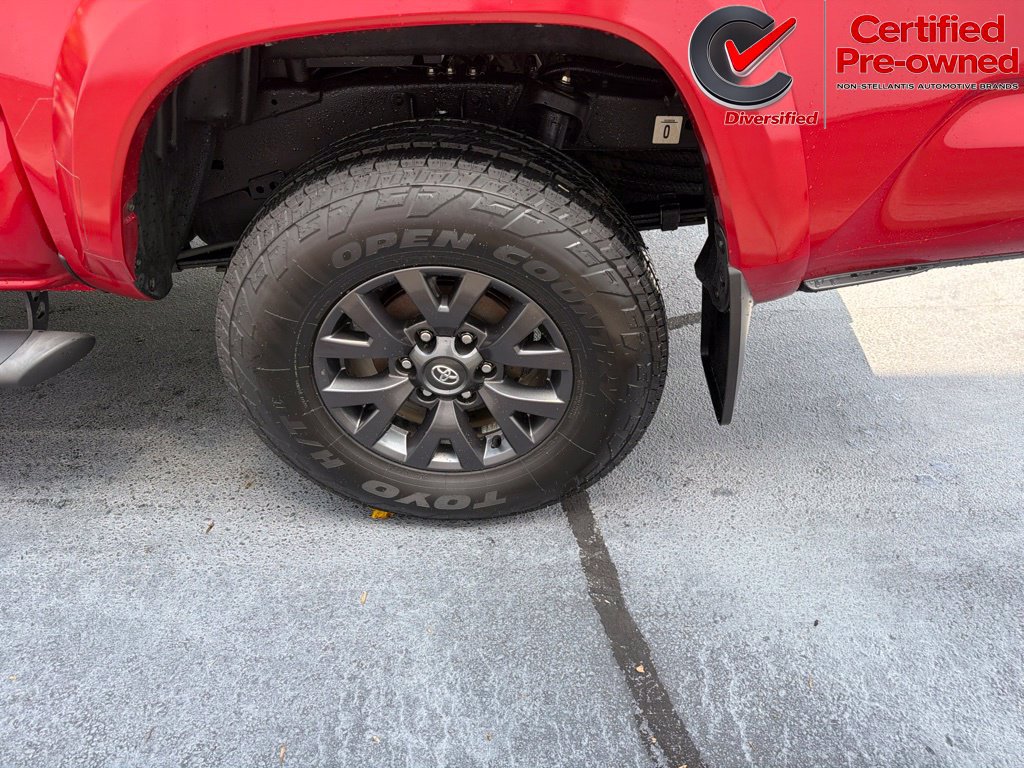 Used 2021 Toyota Tacoma SR5 RWD image 18