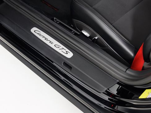 Used 2017 Porsche 911 Carrera GTS RWD image 27
